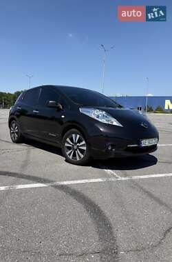 Хэтчбек Nissan Leaf 2013 в Днепре