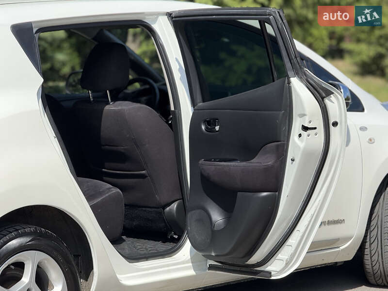 Хетчбек Nissan Leaf 2014 в Тернополі