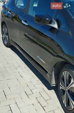 Хэтчбек Nissan Leaf 2018 в 