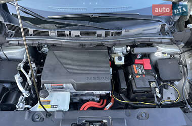 Хетчбек Nissan Leaf 2020 в 