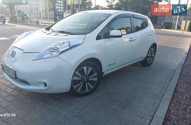 Хэтчбек Nissan Leaf 2016 в 