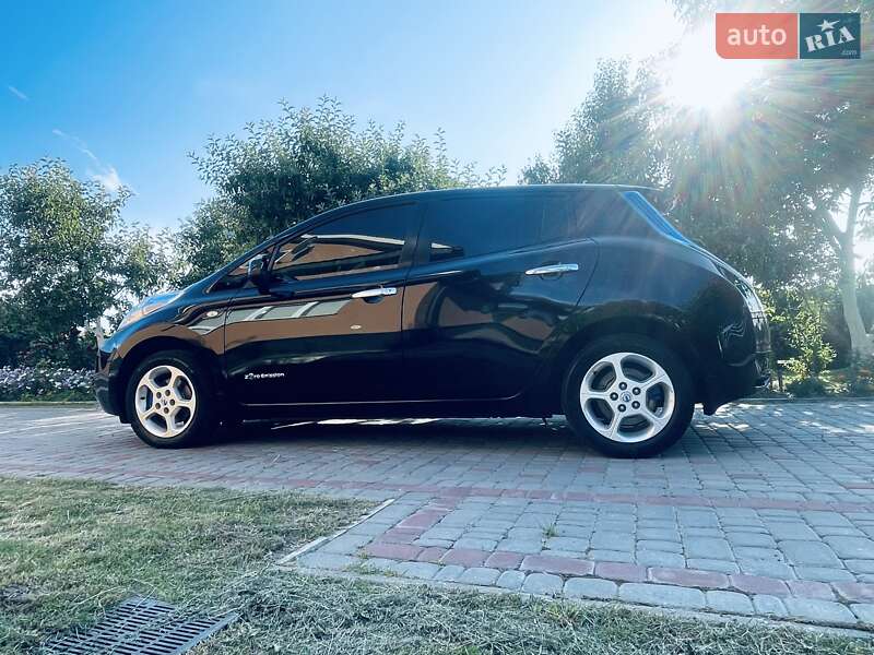 Хетчбек Nissan Leaf 2012 в Любомлі