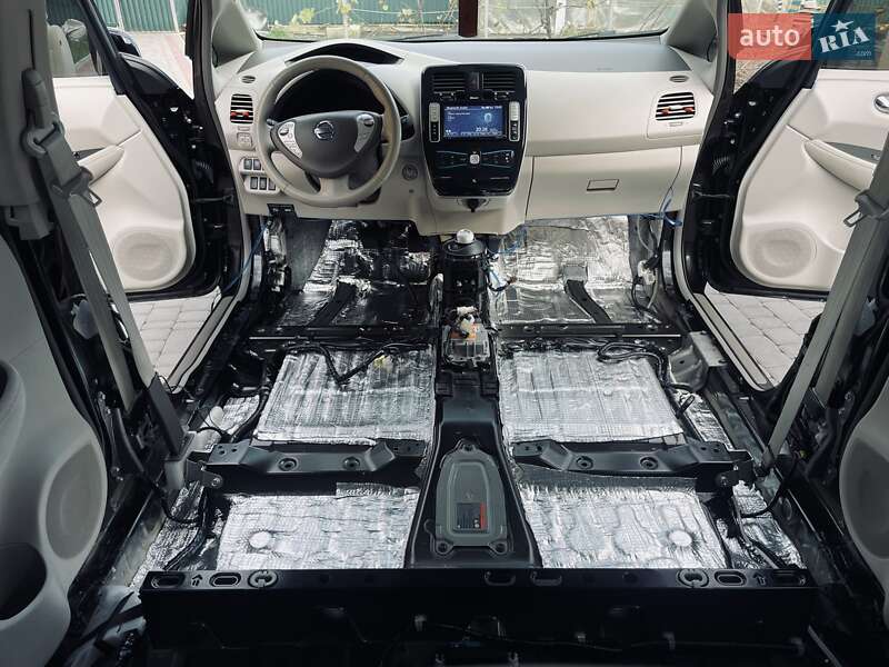 Хетчбек Nissan Leaf 2012 в Любомлі