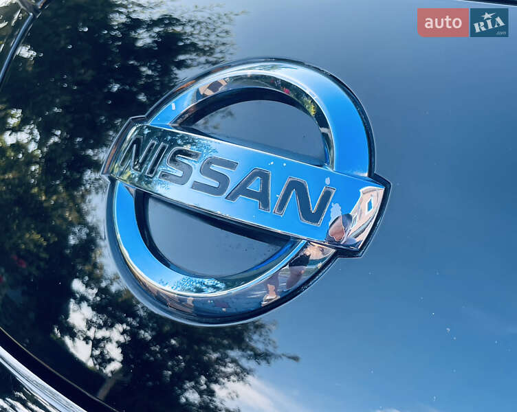 Хетчбек Nissan Leaf 2012 в Любомлі