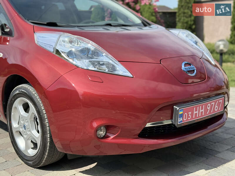 Хетчбек Nissan Leaf 2012 в Івано-Франківську