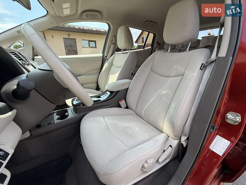 Хетчбек Nissan Leaf 2012 в Івано-Франківську