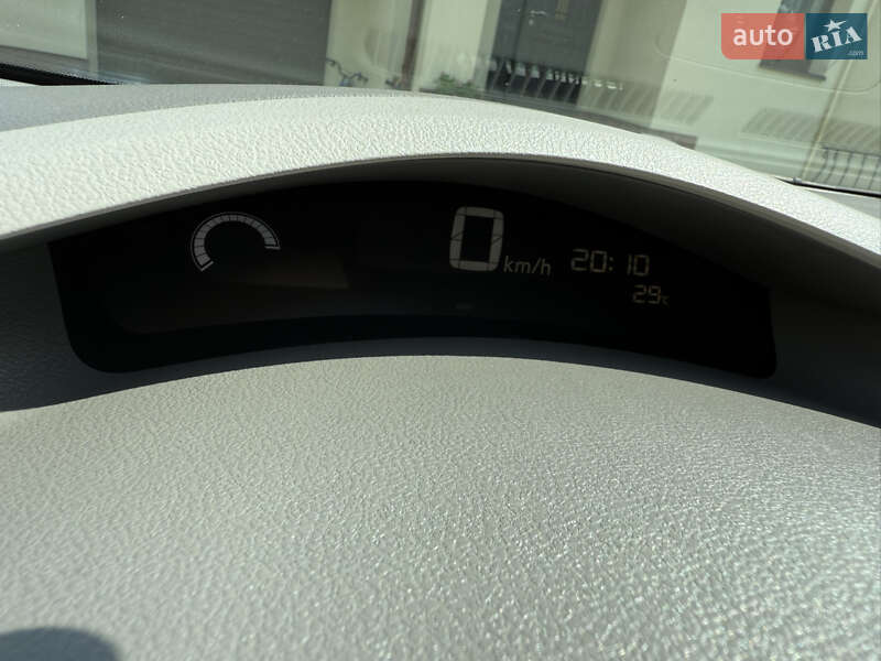 Хетчбек Nissan Leaf 2012 в Івано-Франківську