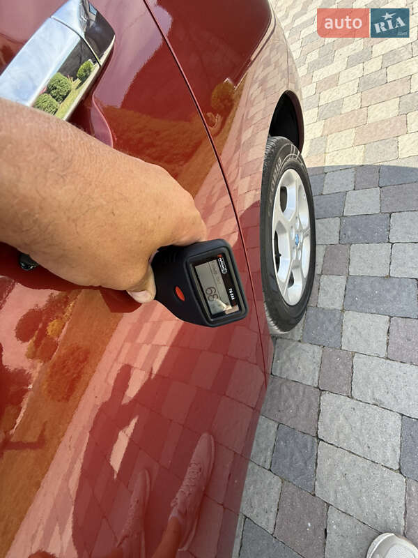 Хетчбек Nissan Leaf 2012 в Івано-Франківську