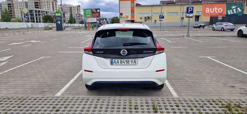 Хэтчбек Nissan Leaf 2018 в Киеве
