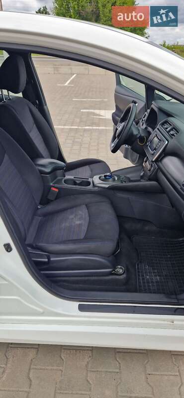 Хэтчбек Nissan Leaf 2018 в Киеве