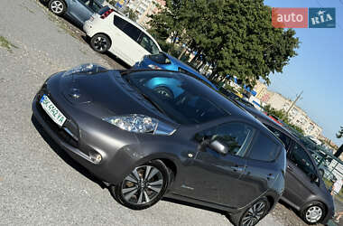 Хетчбек Nissan Leaf 2016 в 