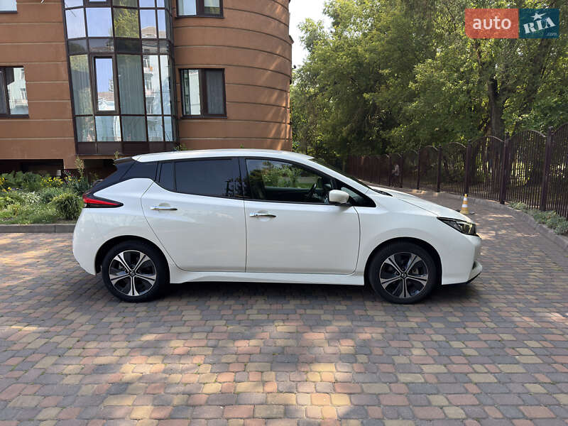 Хэтчбек Nissan Leaf 2020 в Ровно