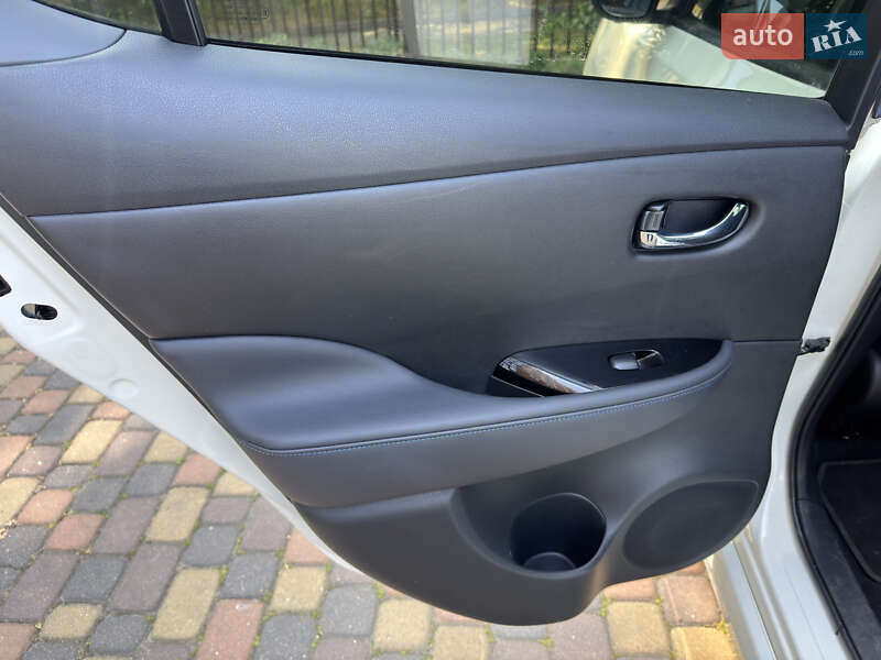 Хэтчбек Nissan Leaf 2020 в Ровно