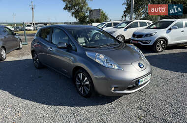 Хетчбек Nissan Leaf 2016 в 
