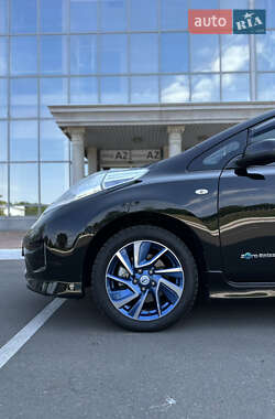 Хетчбек Nissan Leaf 2015 в Одесі