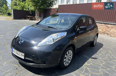 Хэтчбек Nissan Leaf 2015 в Малине