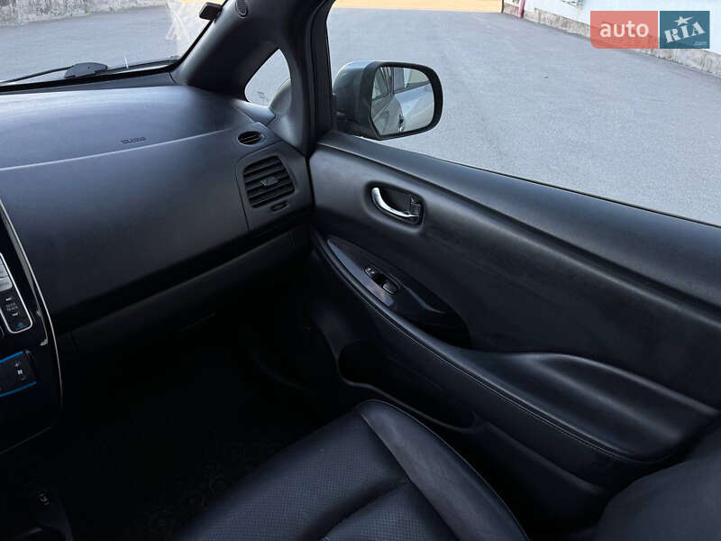 Хетчбек Nissan Leaf 2014 в Вінниці