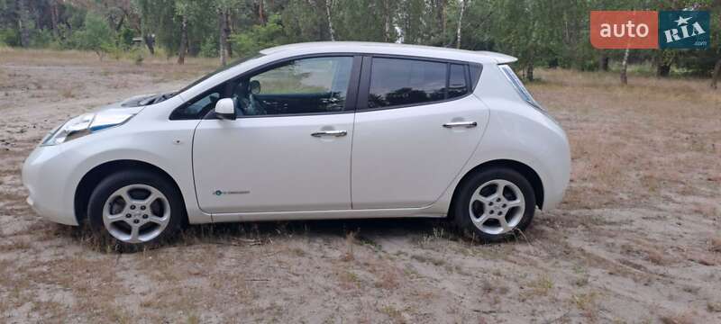 Хэтчбек Nissan Leaf 2017 в Любомле