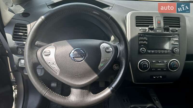 Хетчбек Nissan Leaf 2015 в Києві