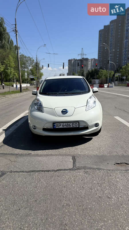 Nissan Leaf 2011
