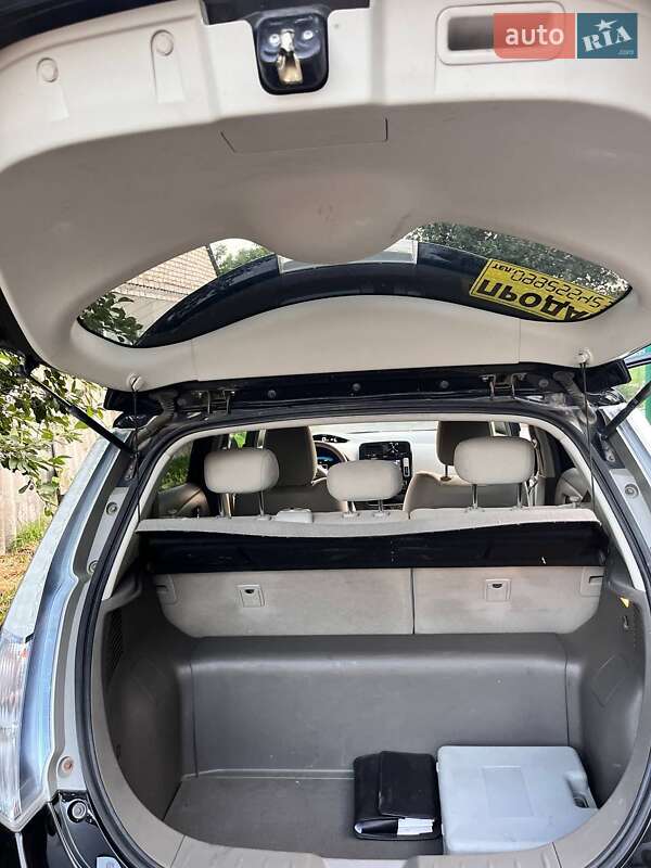 Хетчбек Nissan Leaf 2012 в Дніпрі