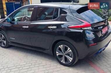 Хэтчбек Nissan Leaf 2020 в 
