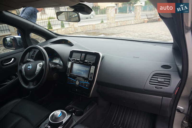 Хетчбек Nissan Leaf 2014 в Самборі