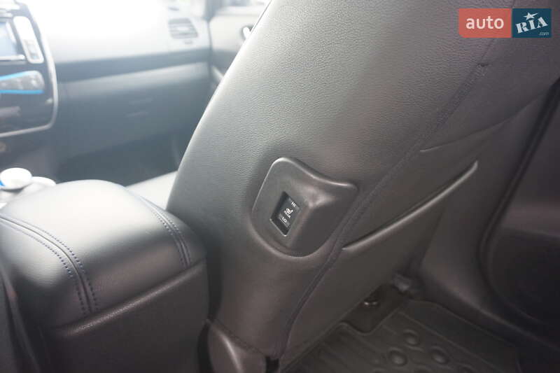 Хетчбек Nissan Leaf 2014 в Самборі
