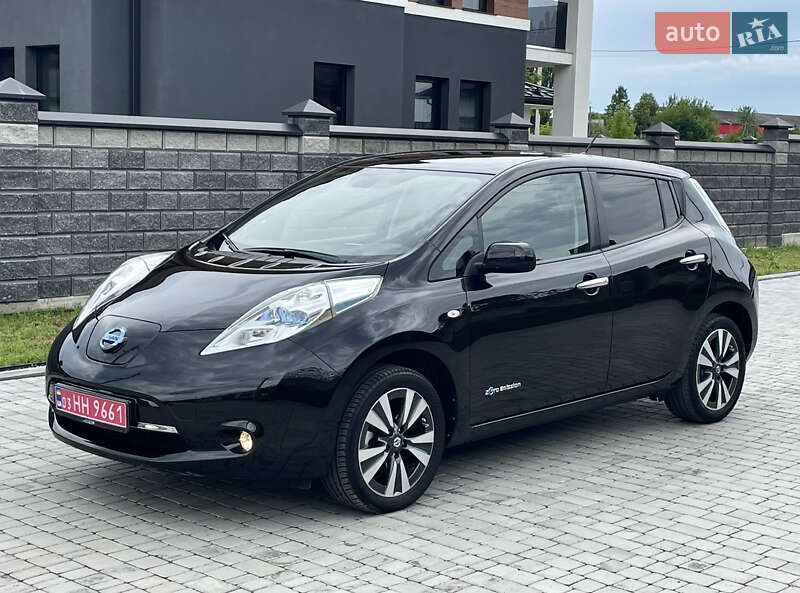 Хэтчбек Nissan Leaf 2015 в Ровно