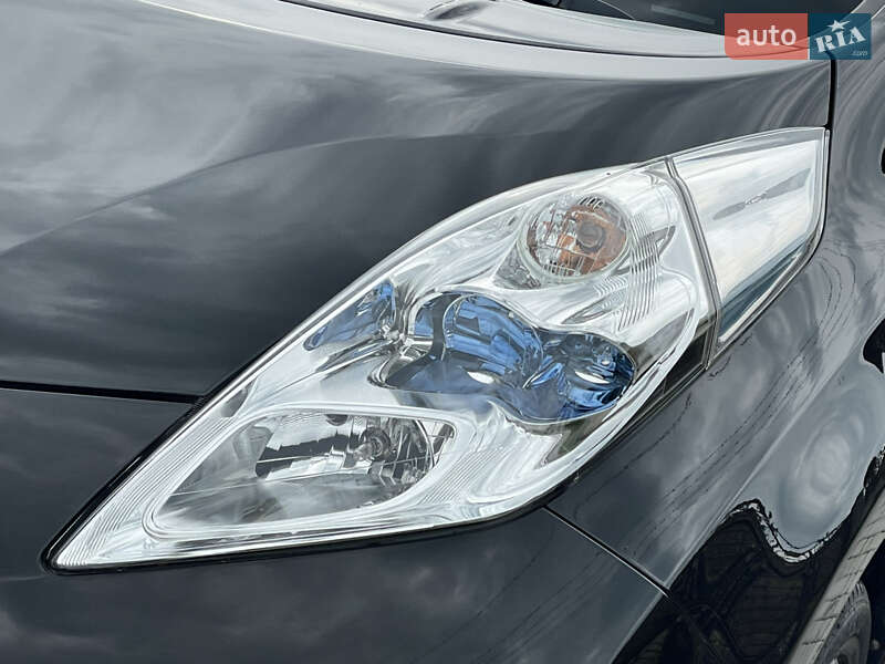 Хэтчбек Nissan Leaf 2015 в Ровно