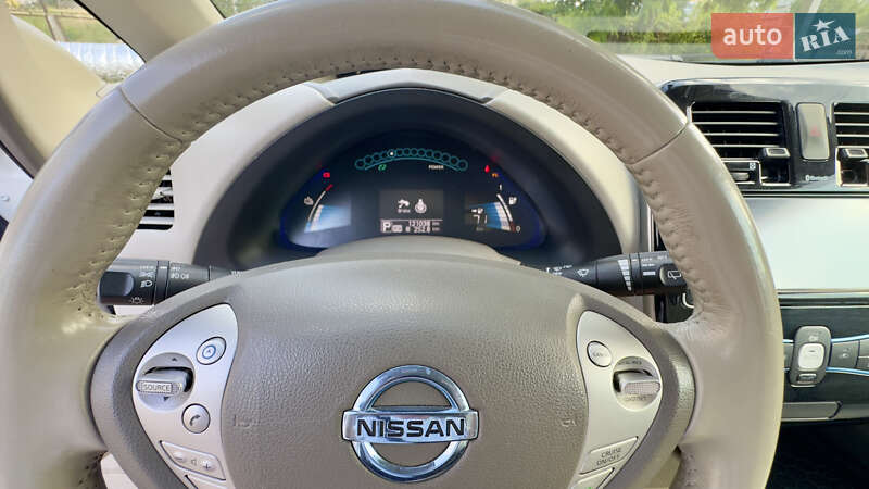 Хэтчбек Nissan Leaf 2013 в Черкассах