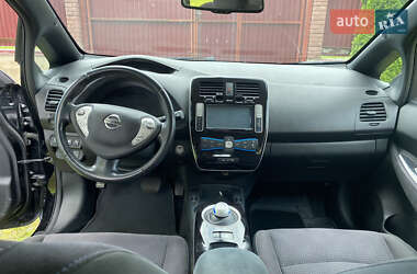 Хэтчбек Nissan Leaf 2013 в 
