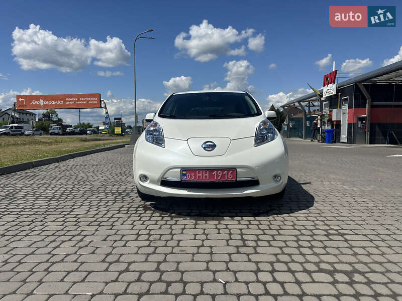 Хэтчбек Nissan Leaf 2014 в Львове