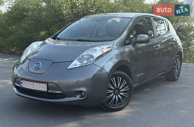Хетчбек Nissan Leaf 2015 в Дніпрі