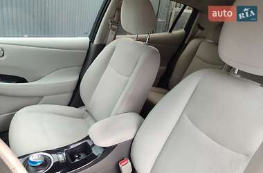Хэтчбек Nissan Leaf 2015 в 