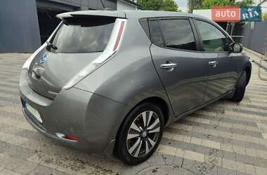 Хэтчбек Nissan Leaf 2015 в 