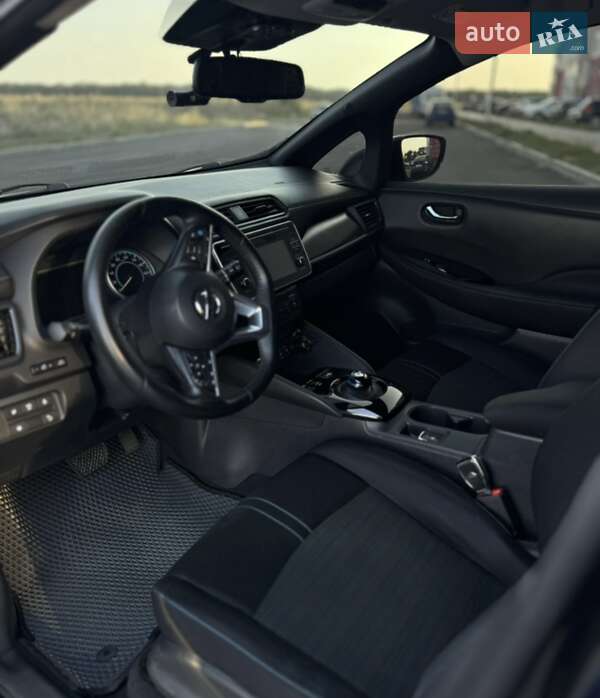 Хэтчбек Nissan Leaf 2018 в Полтаве