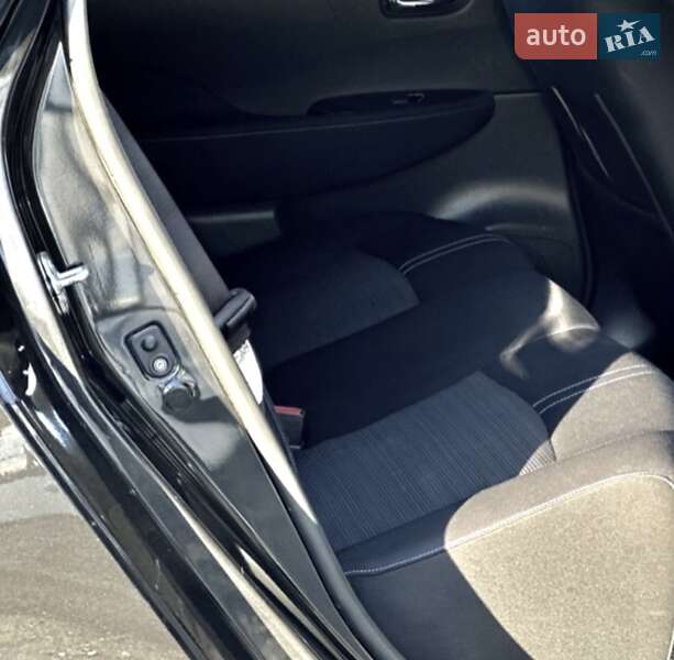 Хэтчбек Nissan Leaf 2018 в Полтаве