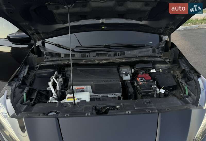 Хэтчбек Nissan Leaf 2018 в Полтаве