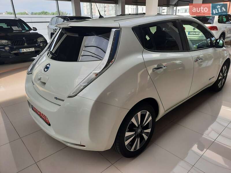 Хэтчбек Nissan Leaf 2017 в Хмельницком