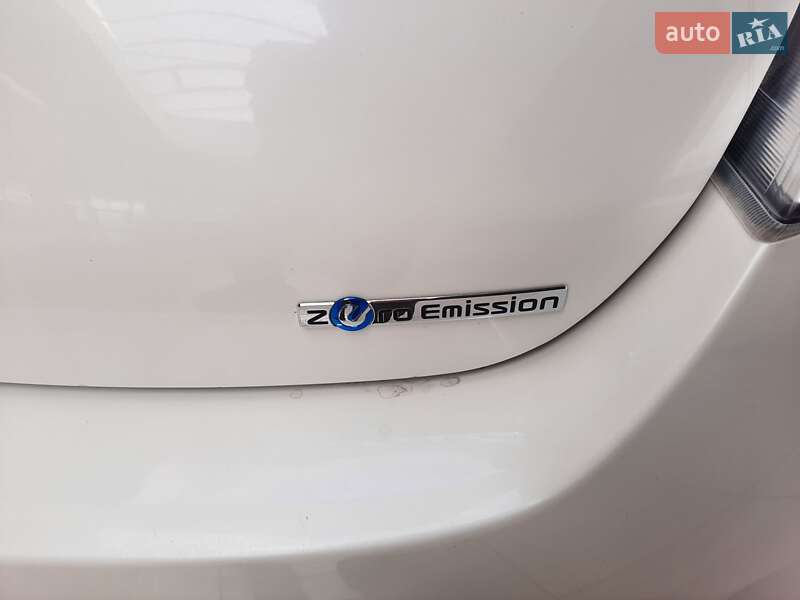 Хэтчбек Nissan Leaf 2017 в Хмельницком