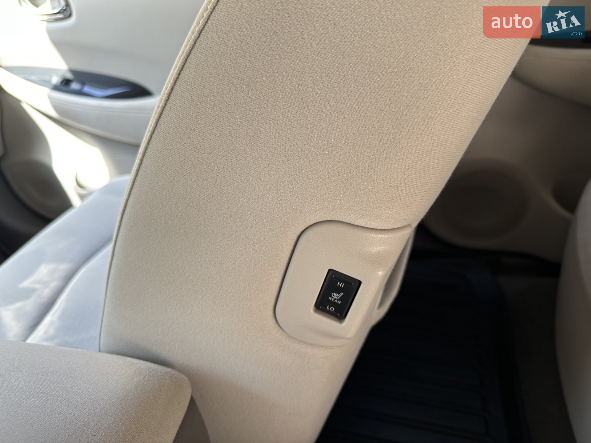 2011 Nissan Leaf - мініатюра 18