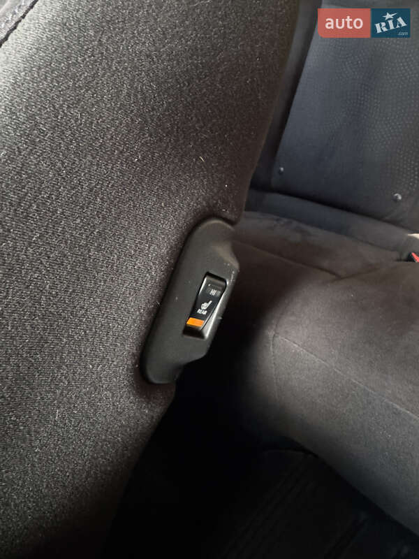 Хетчбек Nissan Leaf 2016 в Гатне