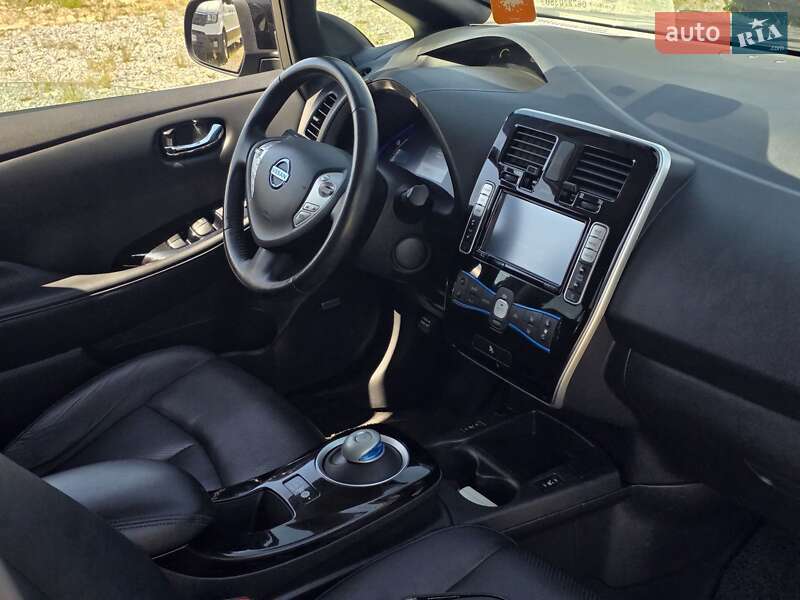 Хэтчбек Nissan Leaf 2015 в Тернополе