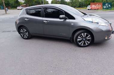 Хэтчбек Nissan Leaf 2013 в Днепре