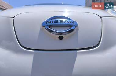 Хэтчбек Nissan Leaf 2016 в 