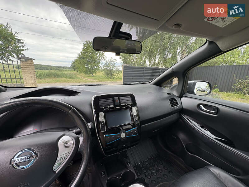 Хэтчбек Nissan Leaf 2014 в Луцке