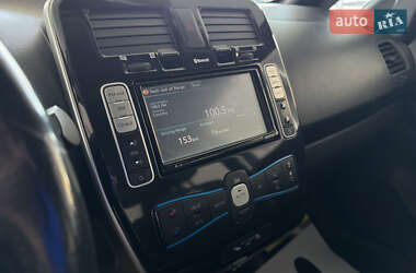 Хэтчбек Nissan Leaf 2013 в 