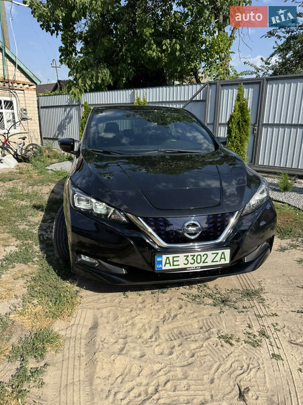 Хэтчбек Nissan Leaf 2019 в Днепре