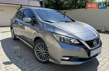 Хэтчбек Nissan Leaf 2019 в 